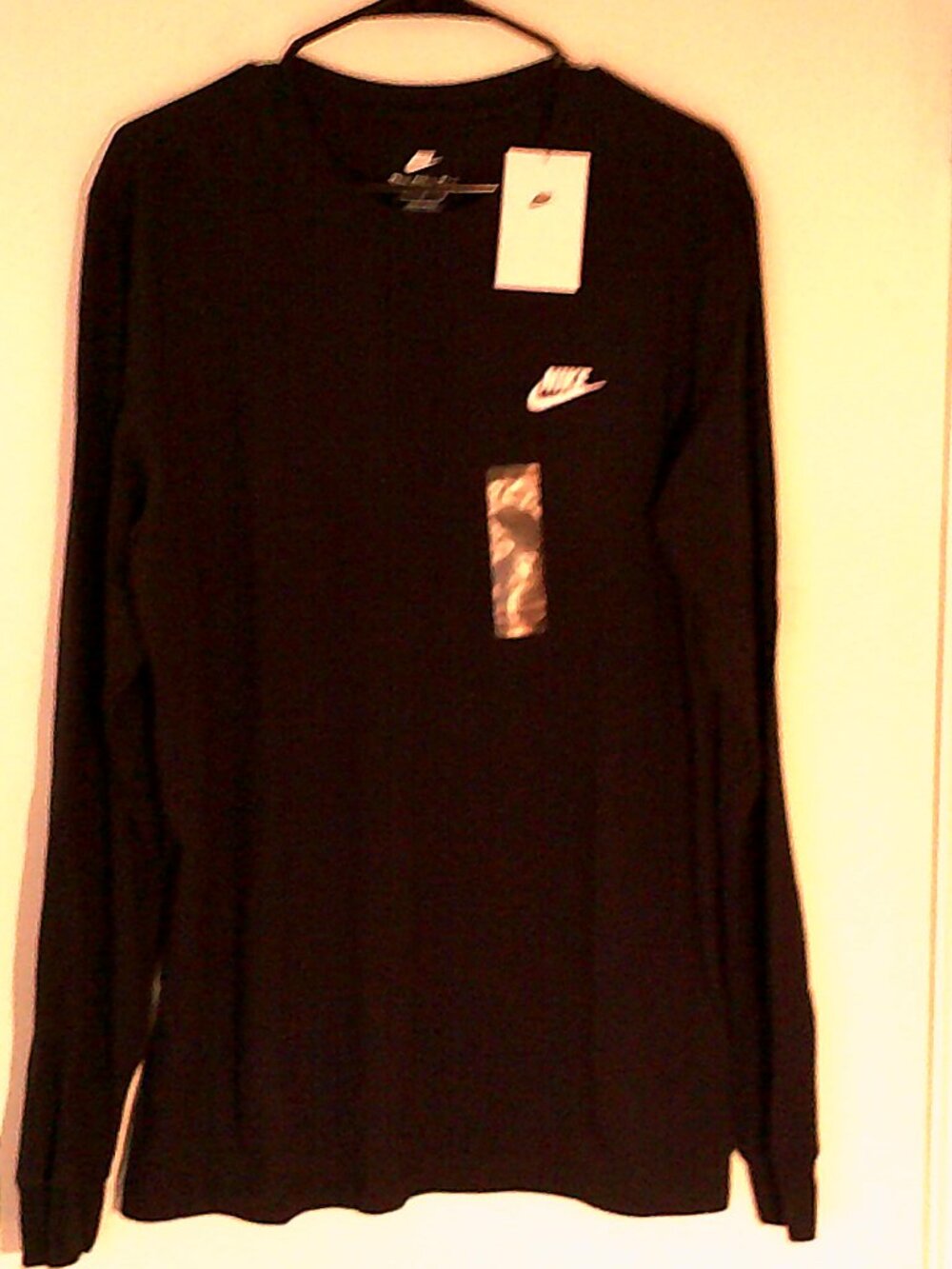 NEW NIKE SPORTSWEAR "Club Embroidered LS Tee" MEN'S BLACK T-SHIRT L AR5193-010